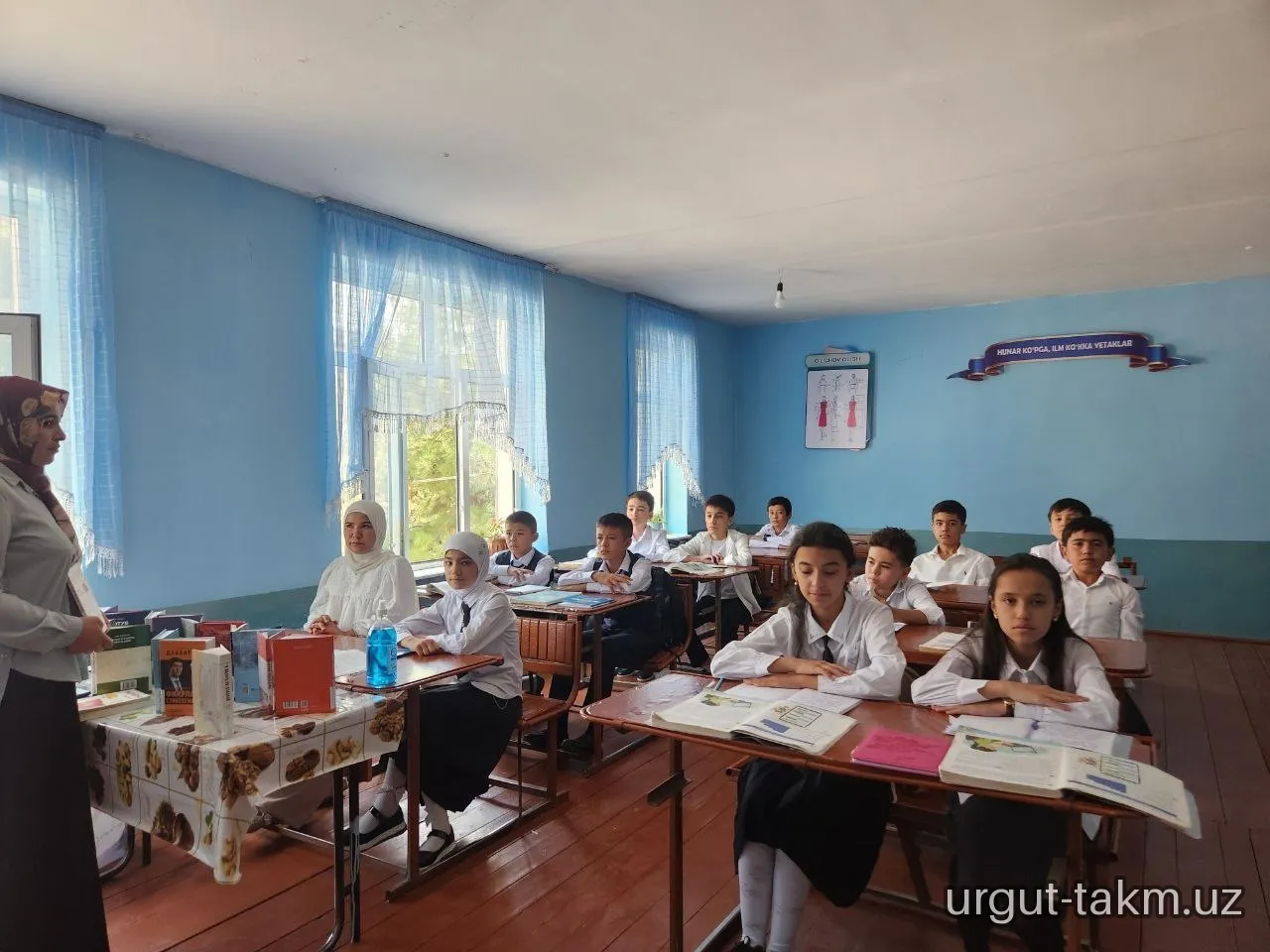 123-maktabda kitoblar olamiga sayohat!