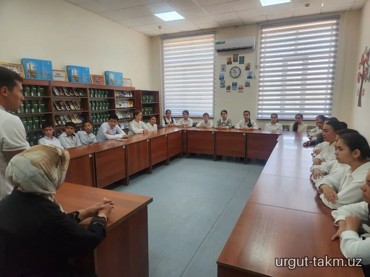 Ochiq eshiklar haftaligi doirasida "Jaholatga qarshi ma’rifat " mavzusida davra suhbati tashkil qilindi