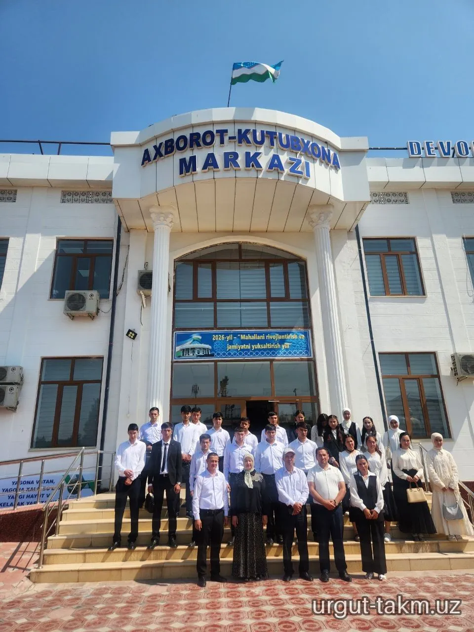 “Ochiq eshiklar haftaligi” doirasida SamDPI Urgut fakulteti talabalari bilan hamkorlikda davra suhbati tashkil etildi