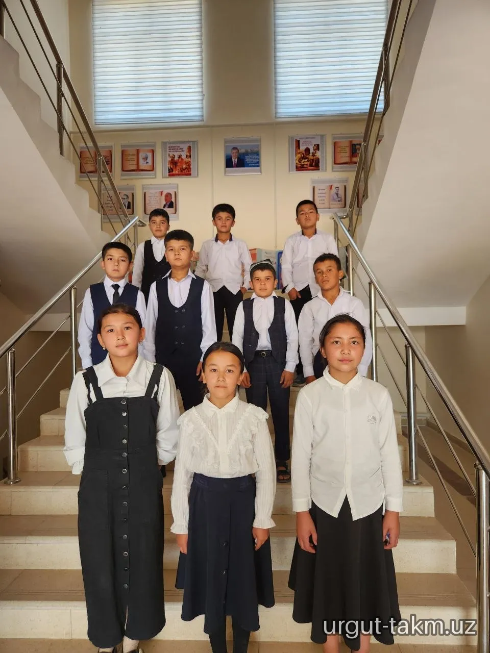 Urgut tuman axborot- kutubxona markazida 35-maktab o‘quvchilari ishtirokida ekskursiya tashkil etildi -16.09.2026