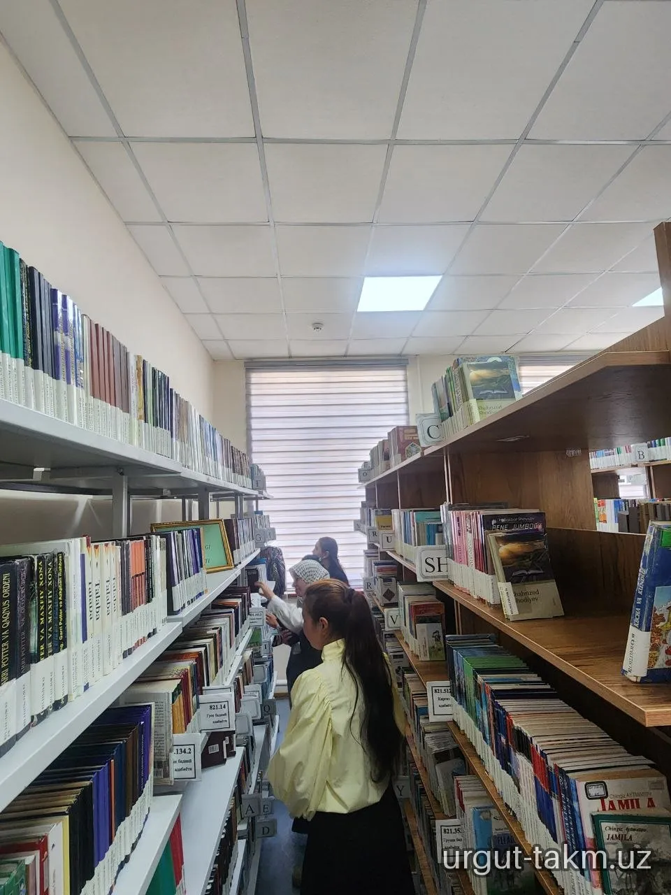 Abu Ali ibn Sino nomidagi Jamoat salomatligi texnikumi talabalari axborot-kutubxona markazida ekskursiyada ishtirok etishdi - 2026