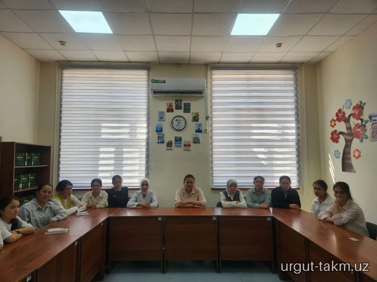 Rauf Parfi tavalludiga bagʻishlab kutubxona markazida tadbir boʻlib oʻtdi - 25.09