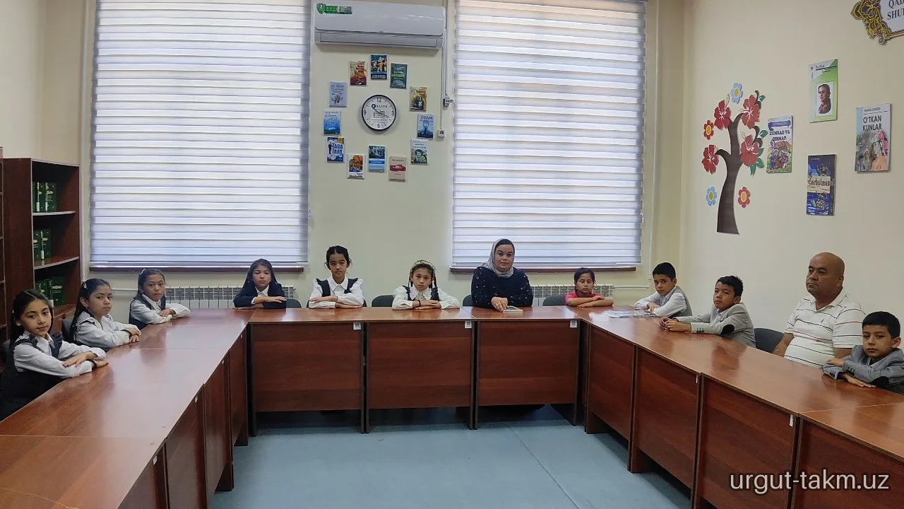 1-oktabr — Oʻqituvchi va murabbiylar kuni munosabati bilan 2-umumiy oʻrta taʼlim maktabi oʻquvchilari tomonidan tayyorlangan ajoyib bayram dasturi boʻlib oʻtdi