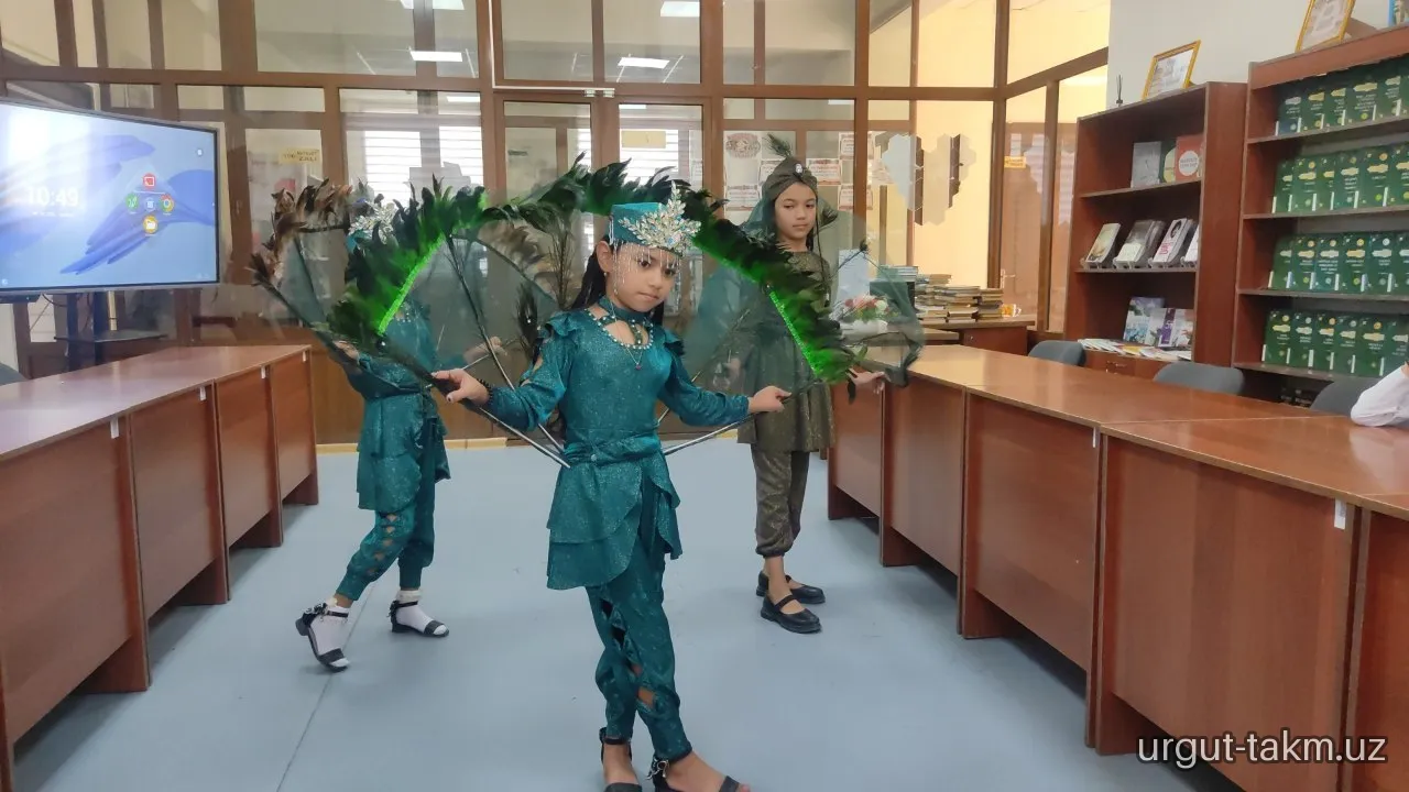 1-oktabr — Oʻqituvchi va murabbiylar kuni munosabati bilan 2-umumiy oʻrta taʼlim maktabi oʻquvchilari tomonidan tayyorlangan ajoyib bayram dasturi boʻlib oʻtdi