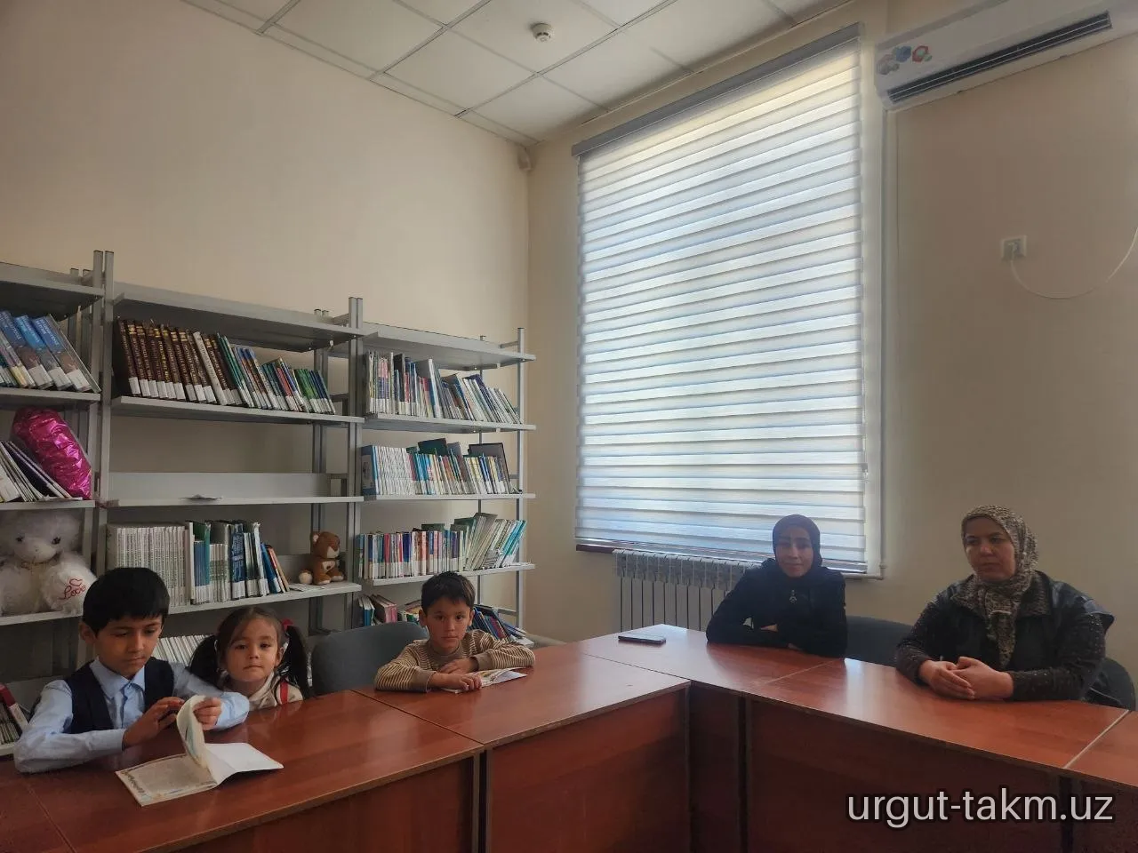 Kutubxona böylab sayohat -156-maktab öquvçilari