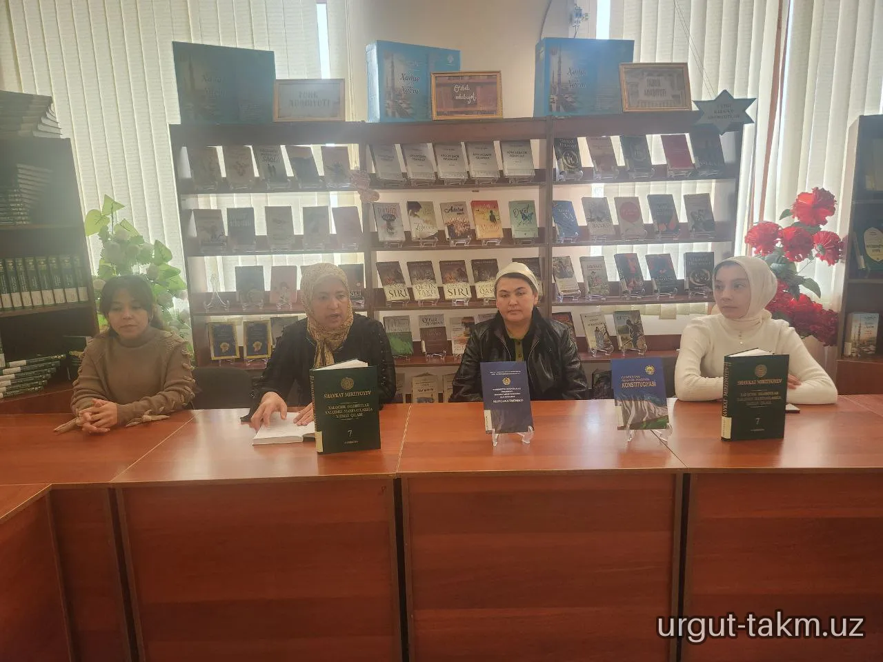 "Siz o‘z huquqingizni bilasizmi?" mavzusida davra suhbati o'tkazdi.
