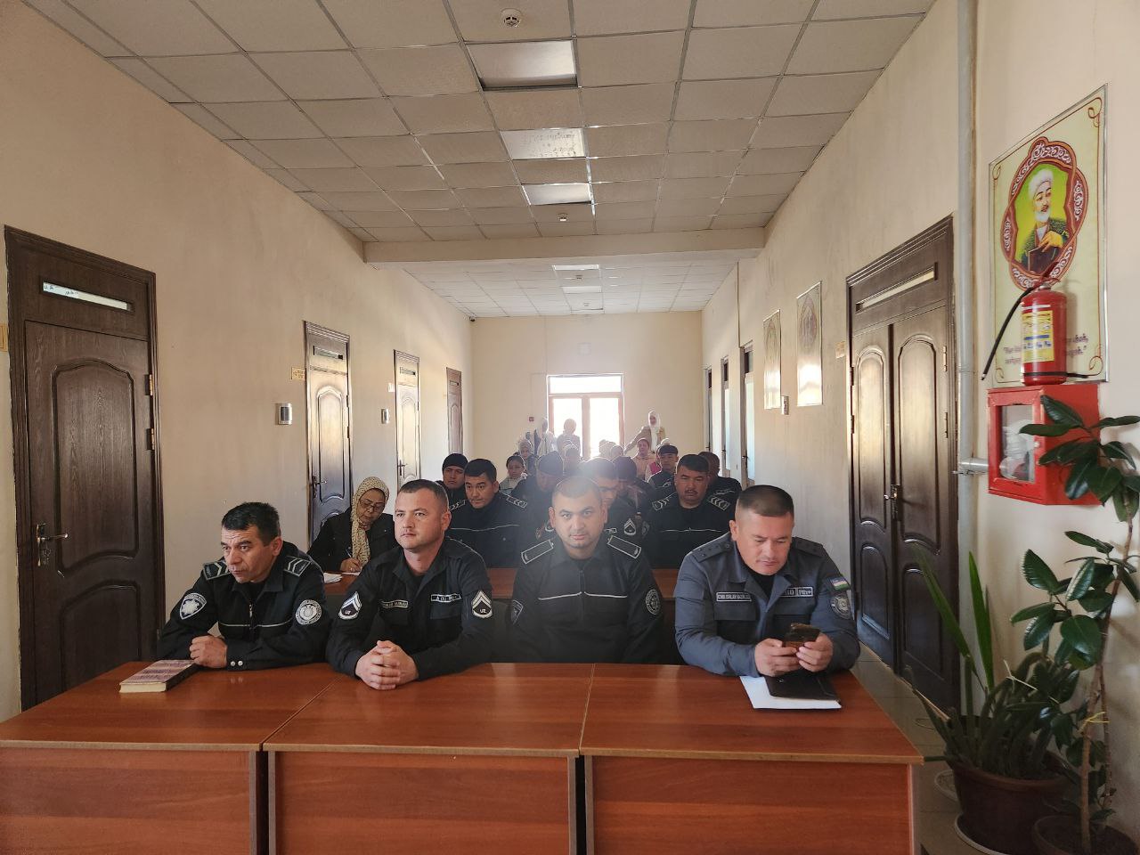 “INFOLIB OʻZBEKISTON–2025” XIV Milliy axborot-kutubxona haftaligining to‘rtinchi kunida Axborot-kutubxona markazida navbatdagi mazmunli tadbir o‘tkazildi. Tadbirda Milliy gvardiya Urgut tuman bo‘limi xodimlari, kitobxonlar ishtirok etdi.