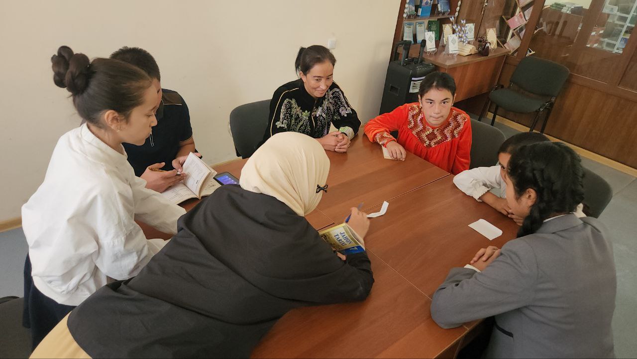 "Dunyoni tinchlik va ezgulikka ilhomlantiramiz" shiori ostida zakovat intellektual oʻyini