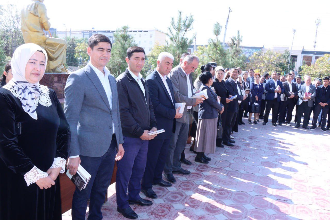 "VATAN UCHUN, MILLAT UCHUN, XALQ UCHUN" NOMLI EZGU SHIOR OSTIDA "MAʼNAVIYATGA SAYOHAT" NOMLI KITOB YARMARKASI TASHKIL ETILDI