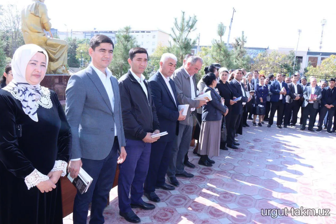 "VATAN UCHUN, MILLAT UCHUN, XALQ UCHUN" NOMLI EZGU SHIOR OSTIDA "MAʼNAVIYATGA SAYOHAT" NOMLI KITOB YARMARKASI TASHKIL ETILDI