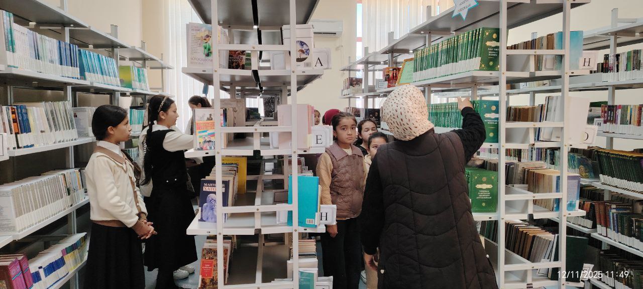 Axborot-kutubxona markazida  “INFOLIB OʻZBEKISTON-2025” XIV Milliy axborot-kutubxona haftaligining uchinchi kuni davomida kitobxonlikni targ‘ib qilish maqsadida  kutubxona bo‘ylab sayohat tashkil qilindi- 137-maktab