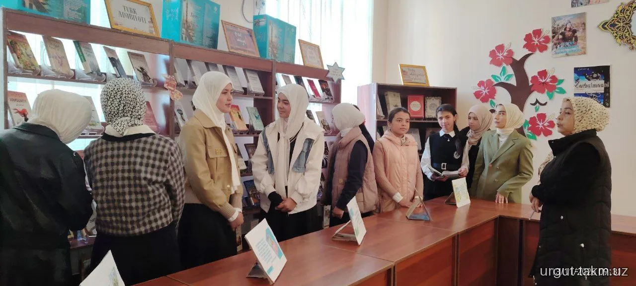 Axborot-kutubxona markazida  “INFOLIB OʻZBEKISTON-2025” XIV Milliy axborot-kutubxona haftaligining uchinchi kuni davomida kitobxonlikni targ‘ib qilish maqsadida  kutubxona bo‘ylab sayohat tashkil qilindi - 121-maktab