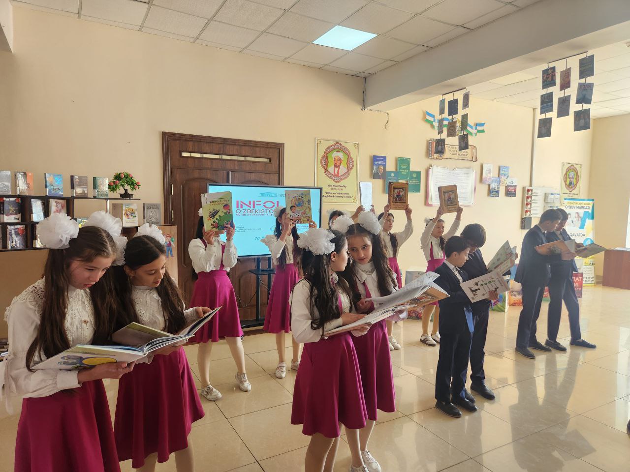 "INFOLIB OʻZBEKISTON 2025" XIV MILLIY AXBOROT-KUTUBXONA HAFTALIGI OCHILISH -123-maktab