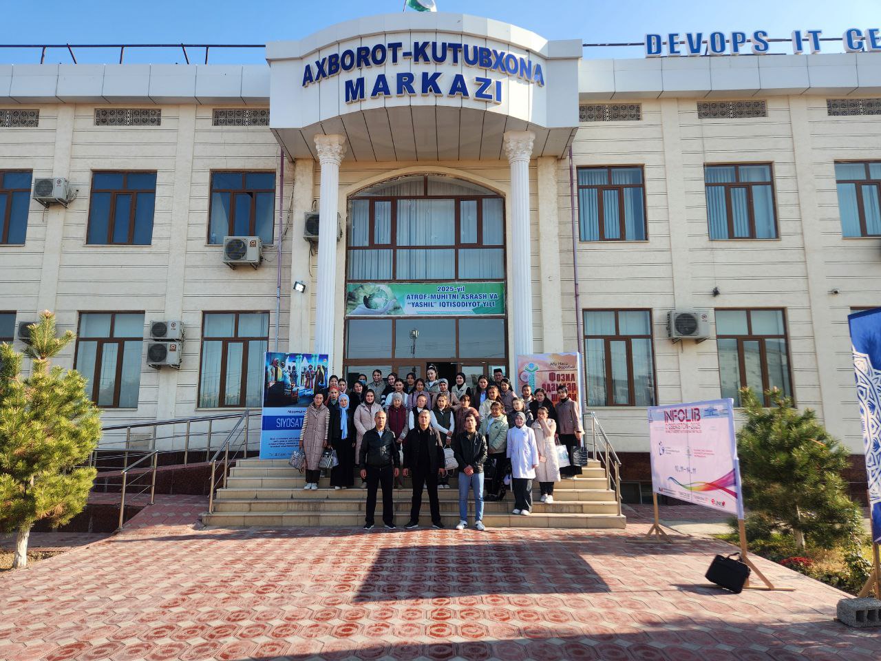 "INFOLIB OʻZBEKISTON 2025" XIV MILLIY AXBOROT-KUTUBXONA HAFTALIGI OCHILISH - Tibbiyot texnikum talabalari