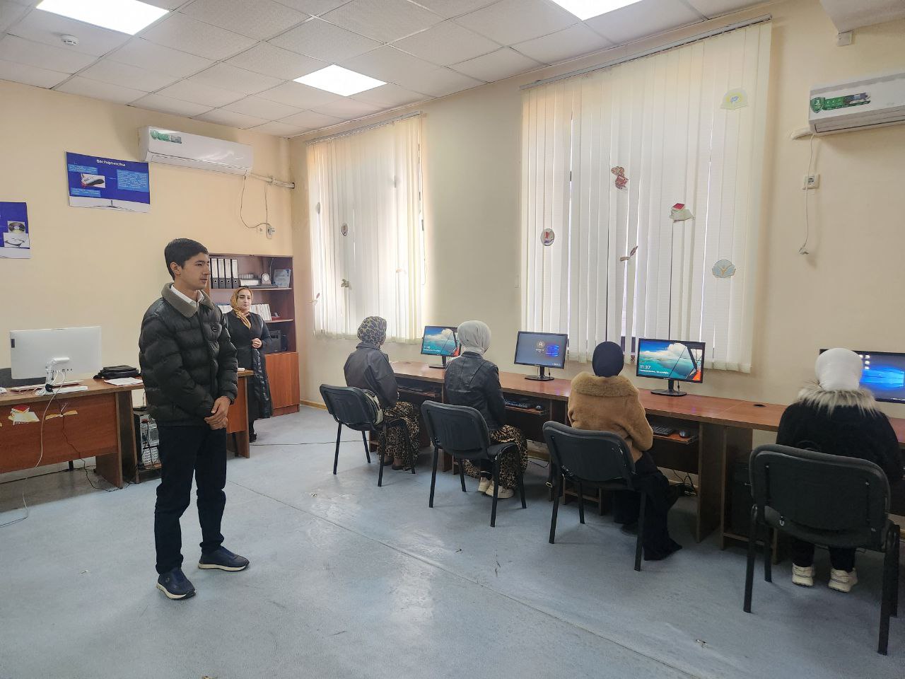 "INFOLIB OʻZBEKISTON 2025" XIV MILLIY AXBOROT-KUTUBXONA HAFTALIGI OCHILISH - 1-SON POLITEXNIKUM TALABALARI