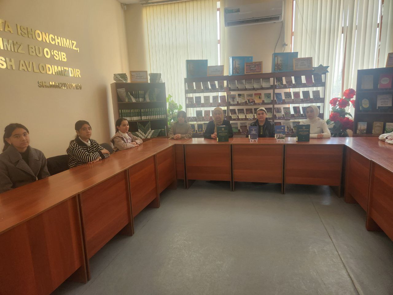 "Siz o‘z huquqingizni bilasizmi?" mavzusida davra suhbati o'tkazdi.