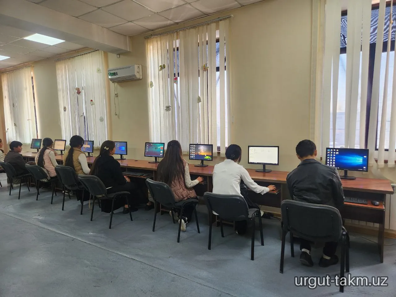 "Qiziqarli kutubxonada" nomli  kutubxona bo‘ylab ekskursiya Urgut tumanining turli hududidan tashrif buyurgan kitobxonlar uchun tashkil qilindi.