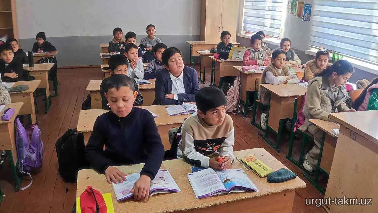 Urgutda Kitobxonlik Soati: Kichik Tadqiqotchilar Uchun Yangi Olam!