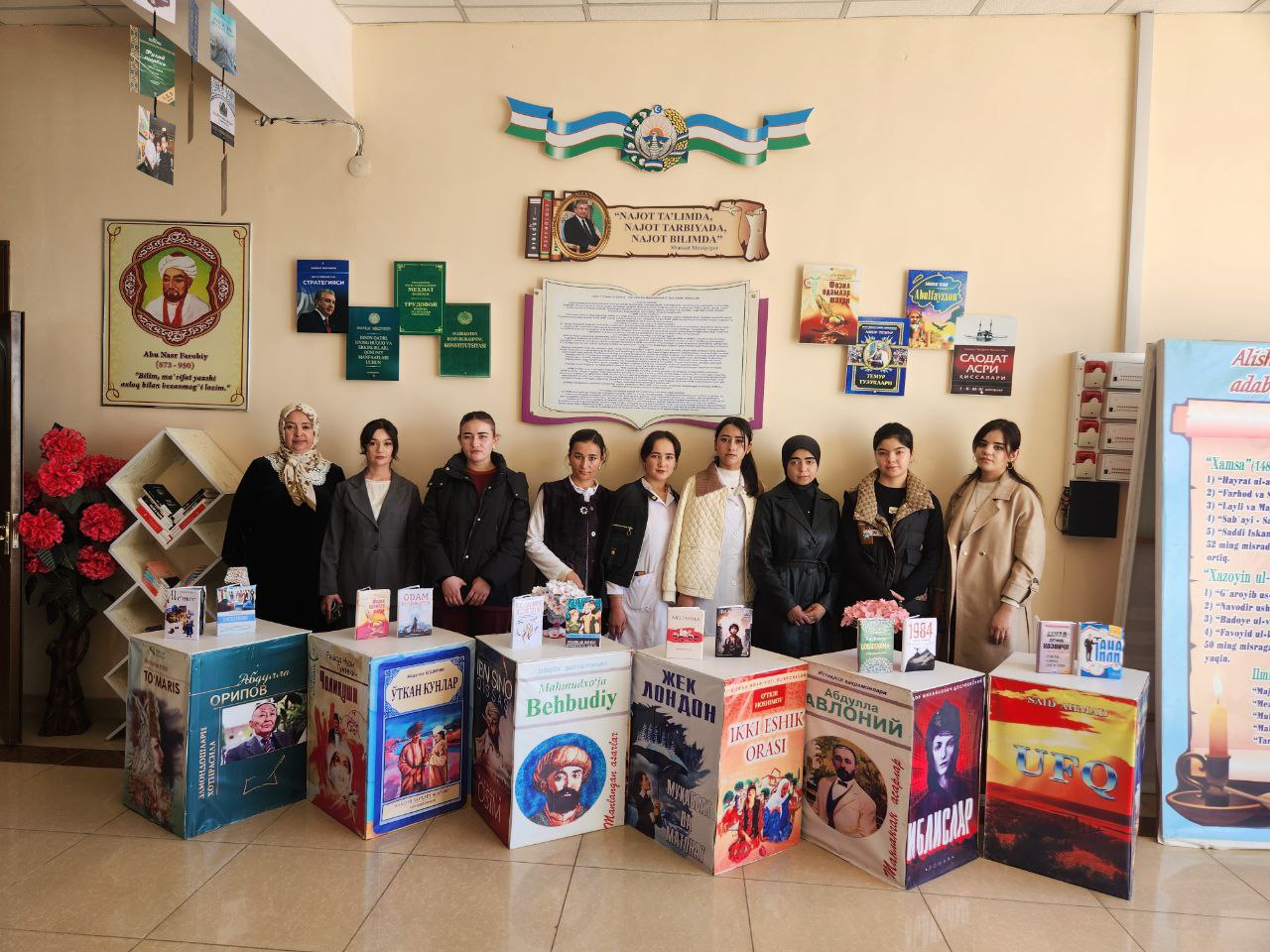 "Qiziqarli kutubxonada" nomli  kutubxona bo‘ylab ekskursiya
