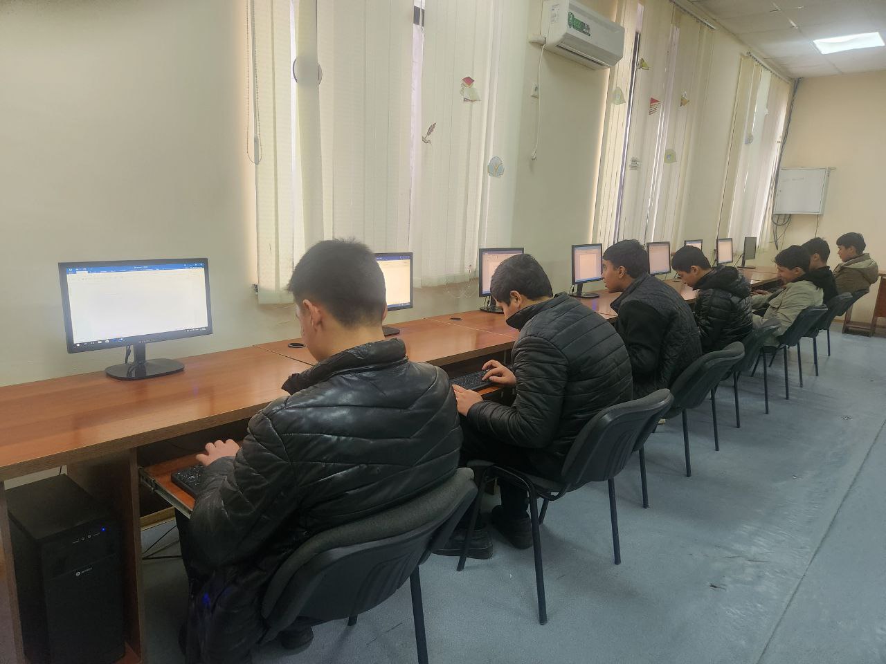 “Qiziqarli kutubxonada” nomli kutubxona bo‘ylab ekskursiya - 123-maktab