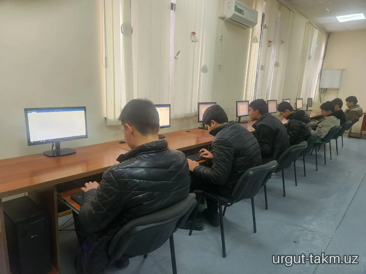 “Qiziqarli kutubxonada” nomli kutubxona bo‘ylab ekskursiya - 123-maktab