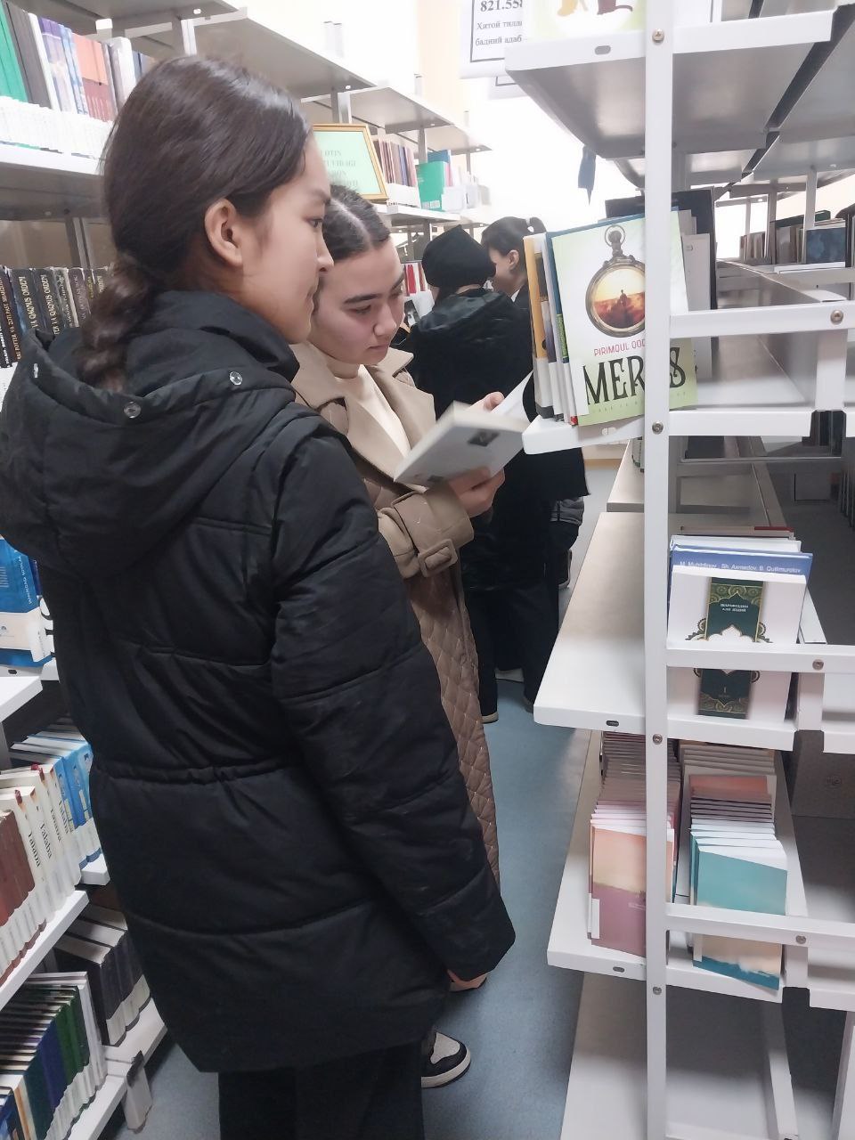 “Qiziqarli kutubxonada” nomli kutubxona bo‘ylab ekskursiya - 123-maktab