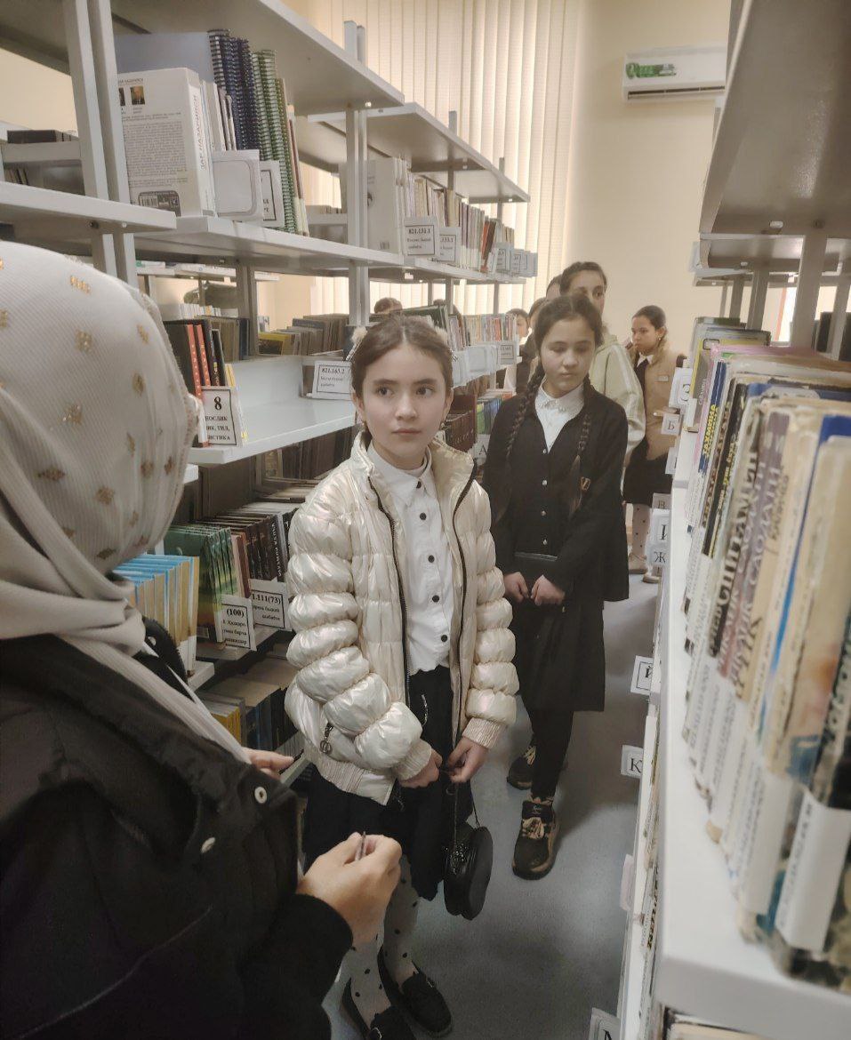 118-umumiy o‘rta ta‘lim maktabi o‘quvchilari sayohatga keldilar