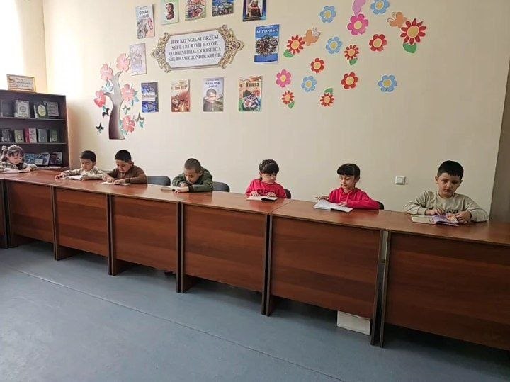 Urgut tuman axborot- kutubxona markazida sayohat. "Ko‘zmunchoq" MTT uchun kutubxona bo‘ylab sayohat uyushtirildi.