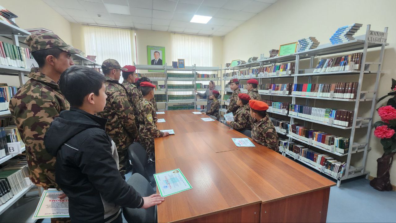 "Qiziqarli kutubxonada" nomli ekskursiya tashkil etildi