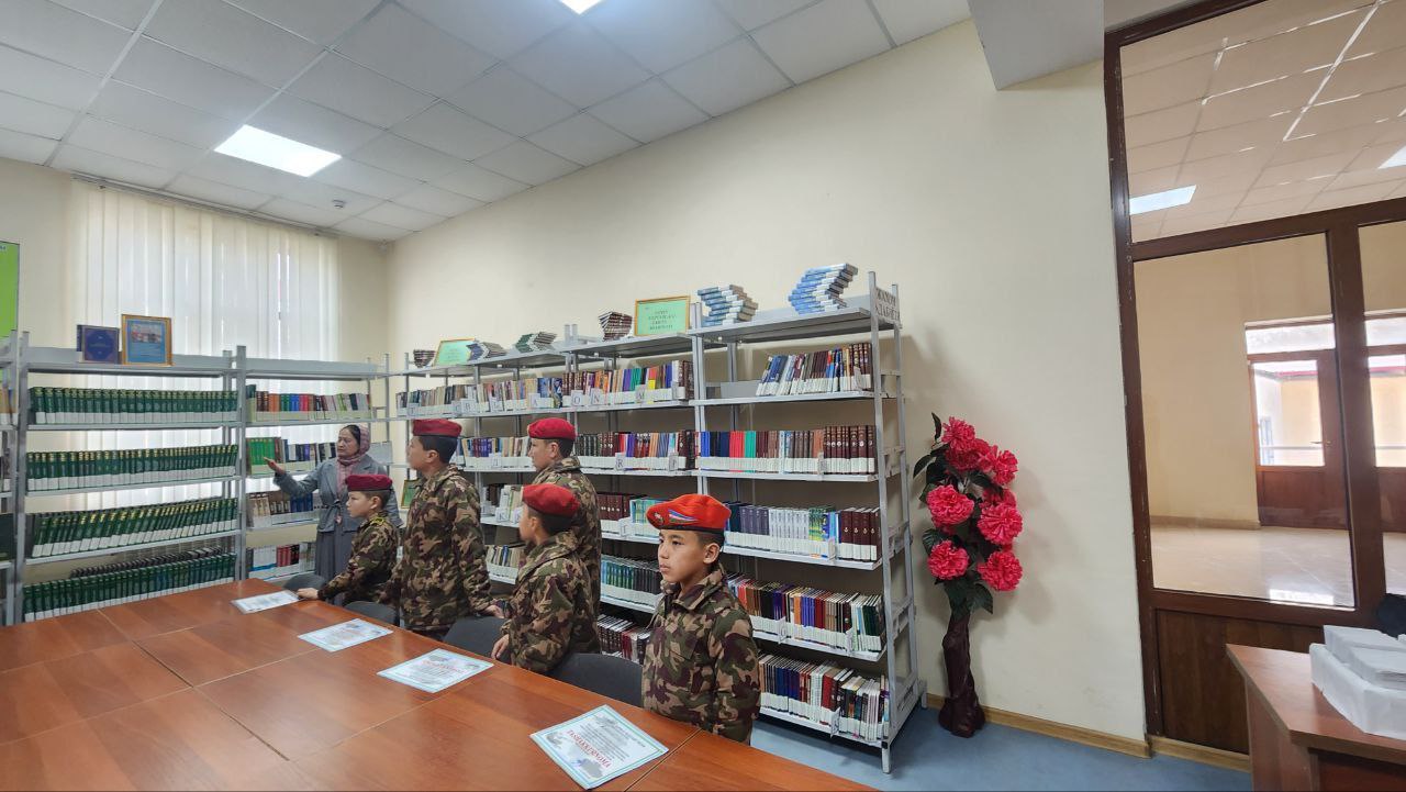 "Qiziqarli kutubxonada" nomli ekskursiya tashkil etildi