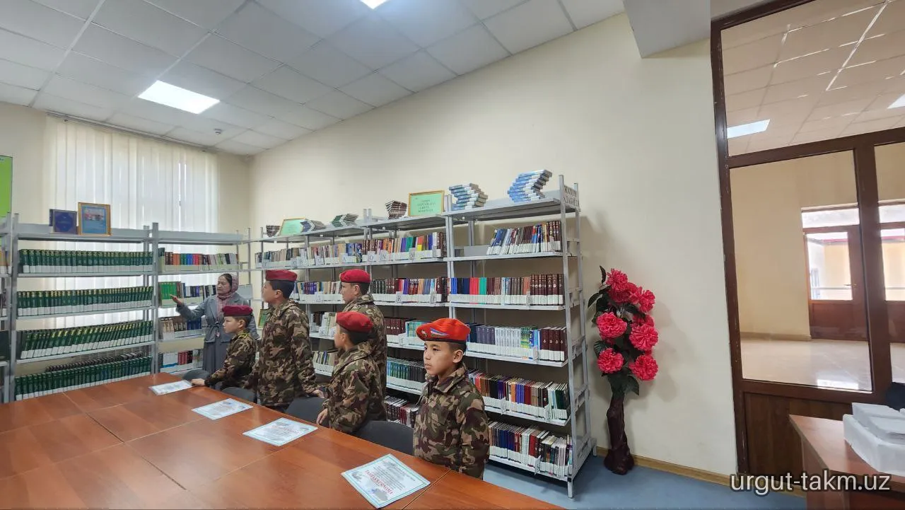 "Qiziqarli kutubxonada" nomli ekskursiya tashkil etildi