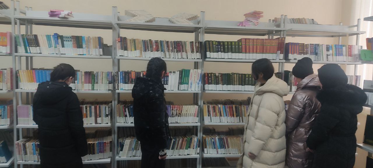 "Qiziqarli kutubxonada" ekskursiya