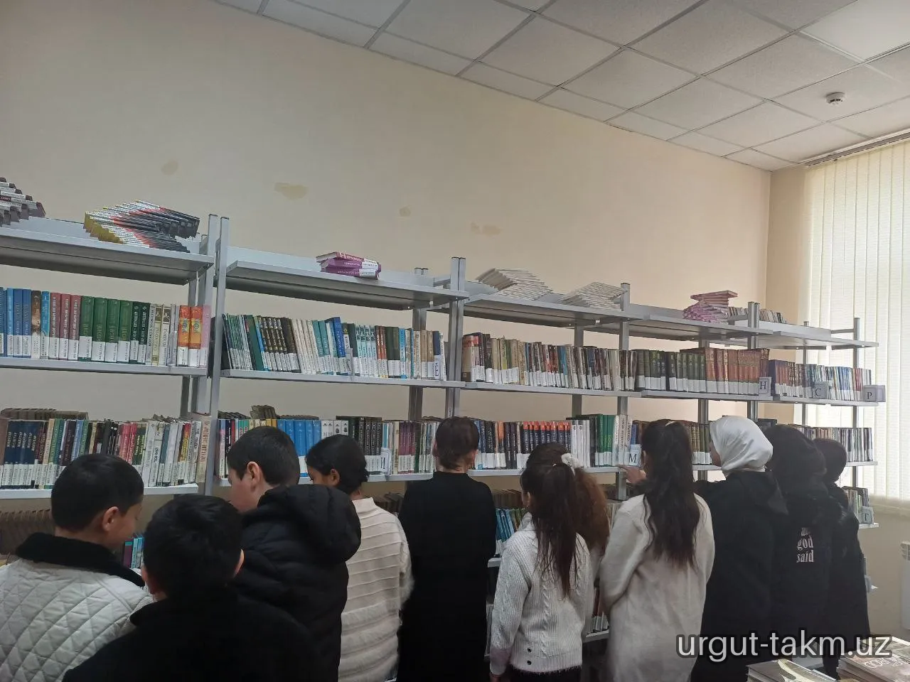 Kutubxona bo‘ylab ekskursiya
