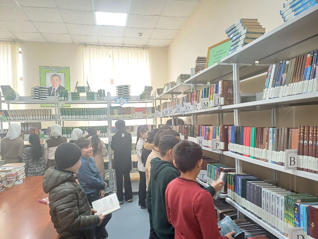 Kutubxona bo‘ylab ekskursiya