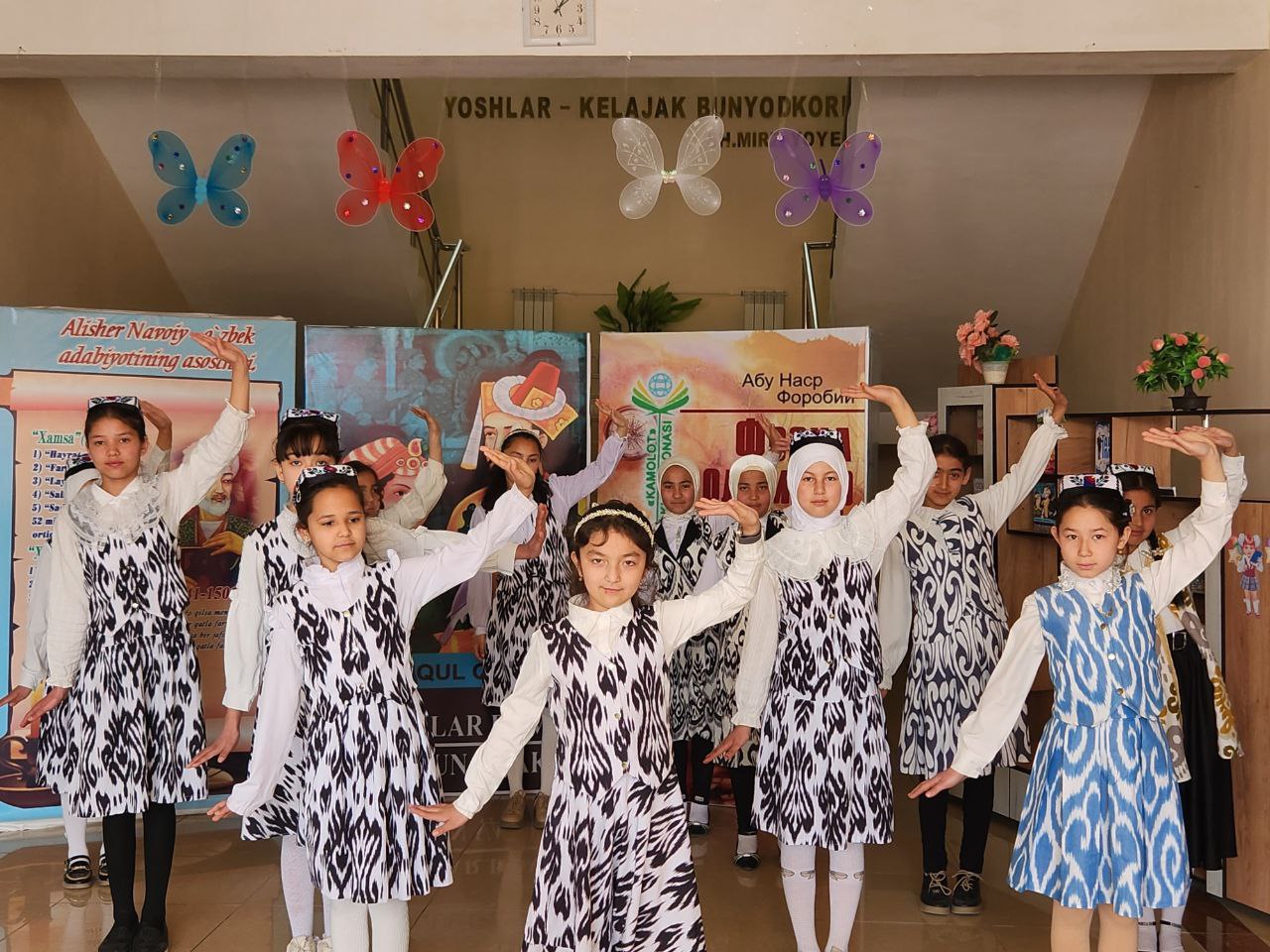 “Milliy liboslar kuni” munosabati bilan g‘azalxonlik kechasi tashkil etildi